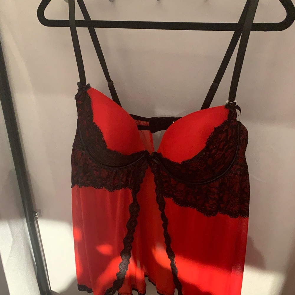 Elegant Red and Black Lace Chemise